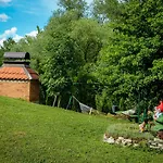بيت للعطل Private Riverside House On The River With Private