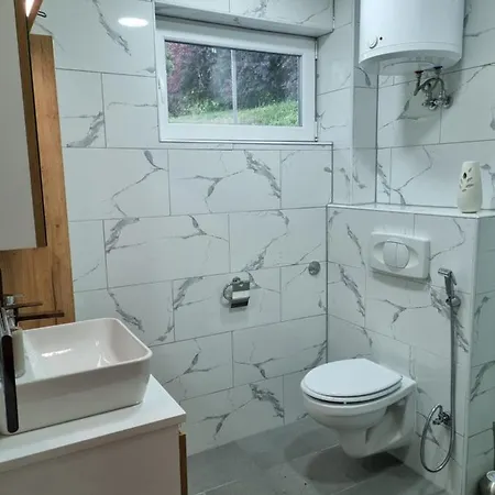 Private Riverside House On The Una River With Private Beach Tatil Evi