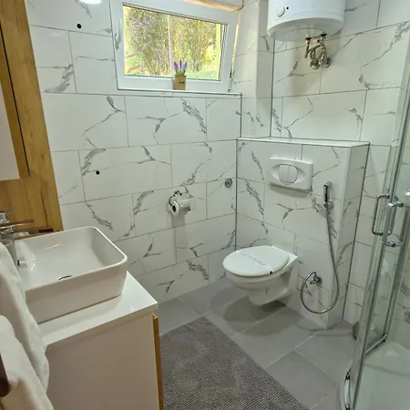 Private Riverside House On The Una River With Private Beach