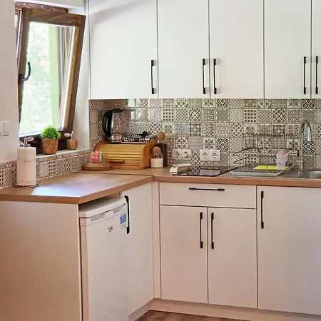 Private Riverside House On The River With Private كولين فاكوف