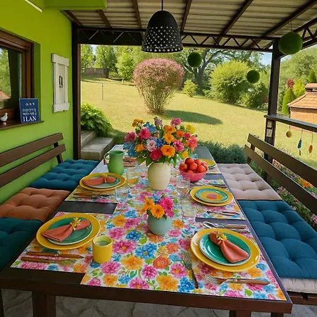 Private Riverside House On The River With Private بيت للعطل كولين فاكوف