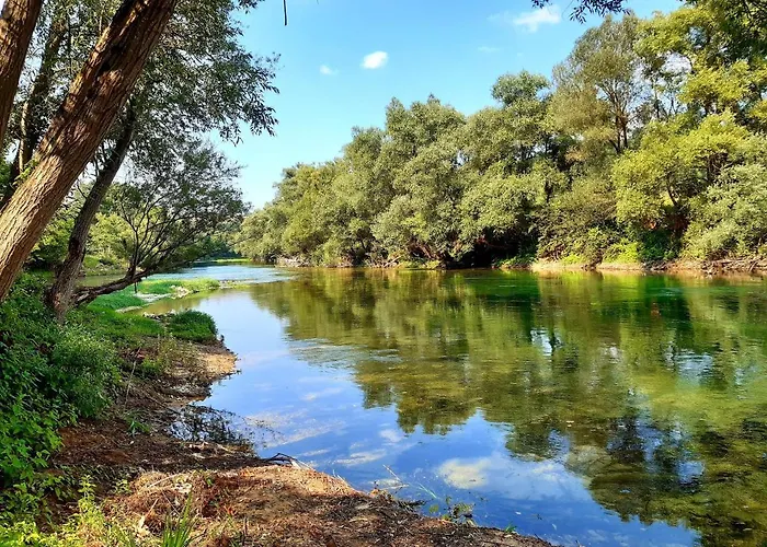 Private Riverside House On The River With Private Semesterbostad Kulen Vakuf